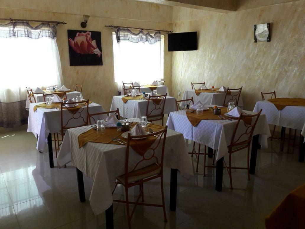 Adala Motel Meru Экстерьер фото
